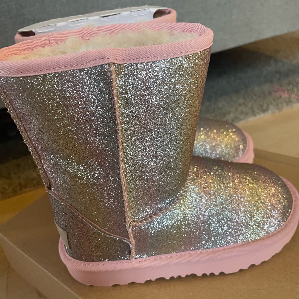 UGG Toddler Classic Ii Glitter Fashion Boot (11C)